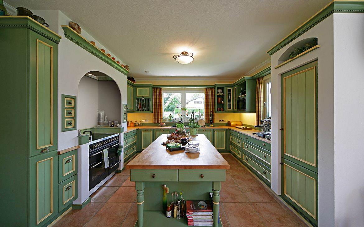 Grüne Küche in Villa